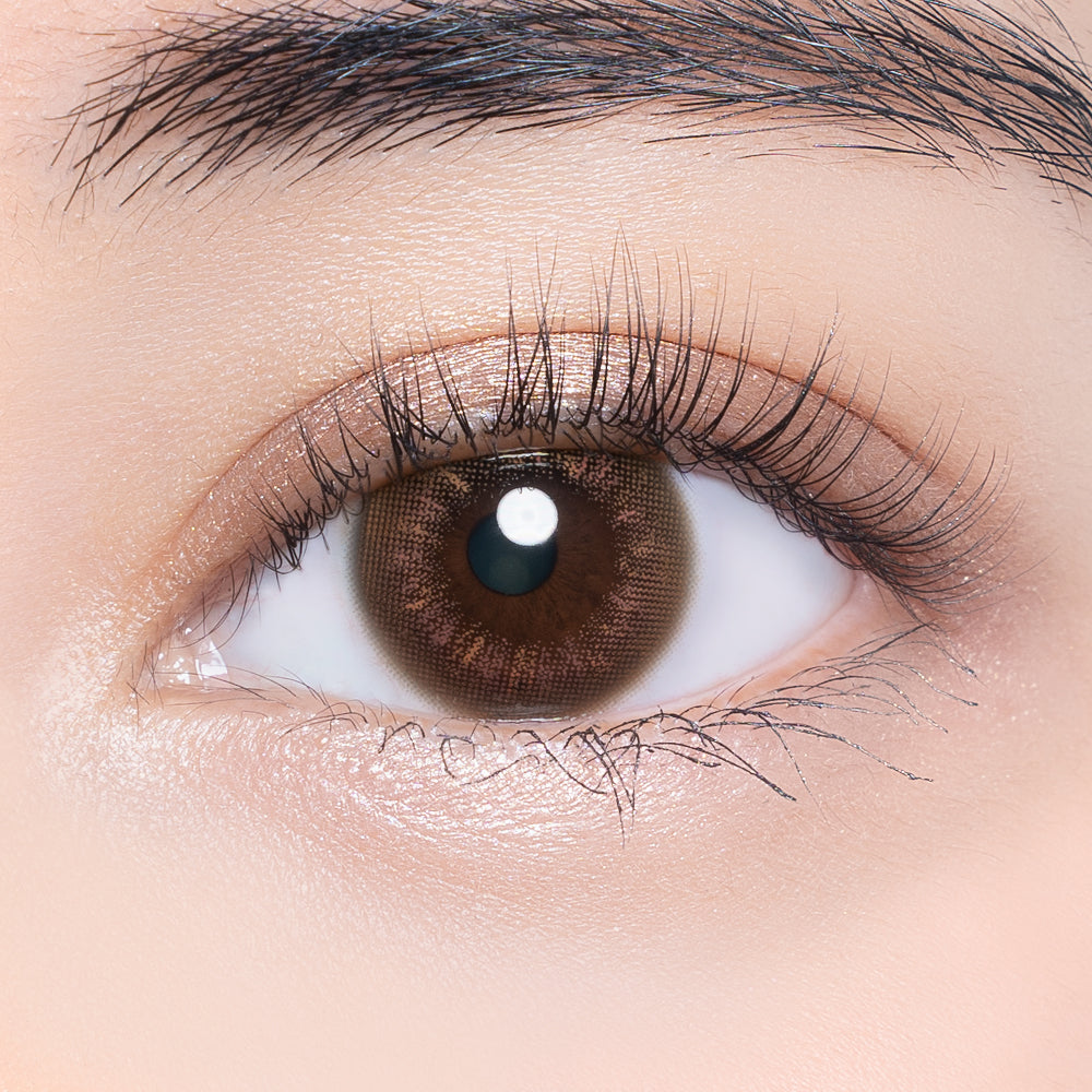 カラーコンタクトレンズ、VNTUS ミスティカル | 1dayを装用した状態の目のアップ画像