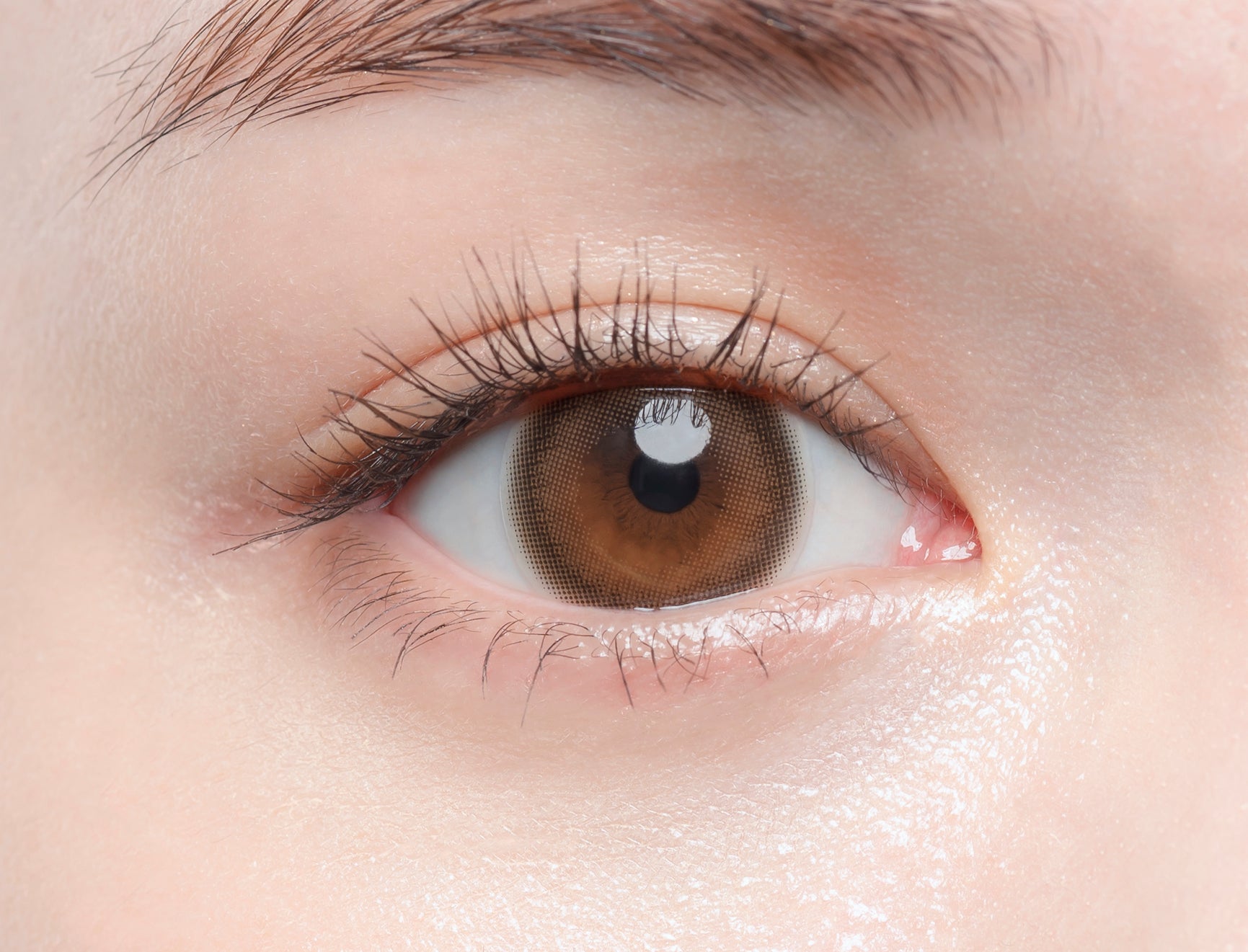 カラーコンタクトレンズ、Chu's me ミルキーチャイ | 1dayを装用した状態の目のアップ画像