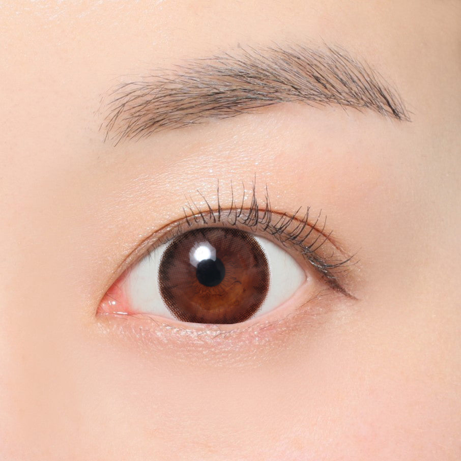 カラーコンタクトレンズ、secret candymagic ダークモカ | 1monthを装用した状態の目のアップ画像