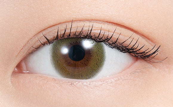 カラーコンタクトレンズ、N’s COLLECTION メロンパン | 1dayを装用した状態の目のアップ画像