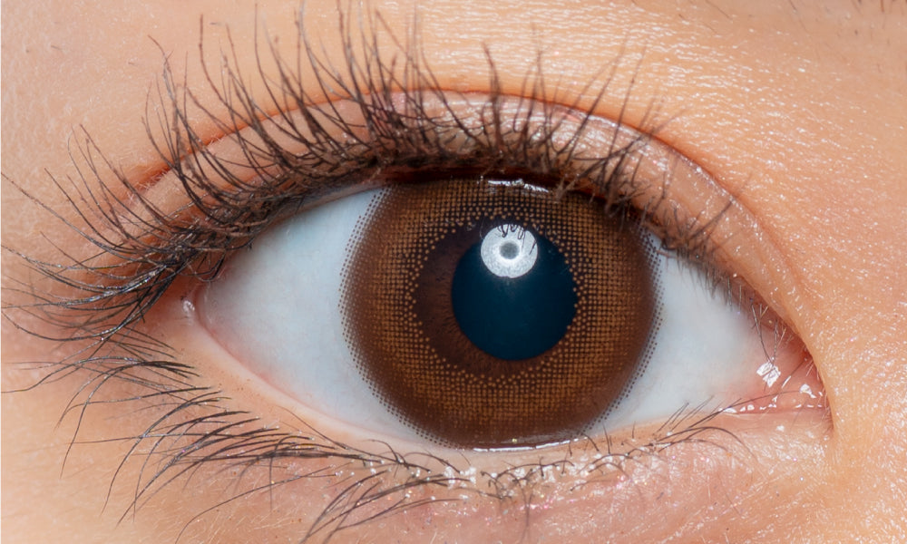 カラーコンタクトレンズ、Cheritta チアリーヌード | 1dayを装用した状態の目のアップ画像