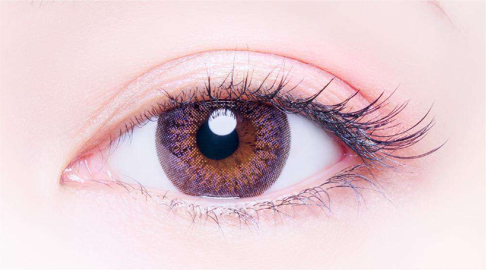 カラーコンタクトレンズ、PienAge No.103 ベイビーメイ | 1dayを装用した状態の目のアップ画像