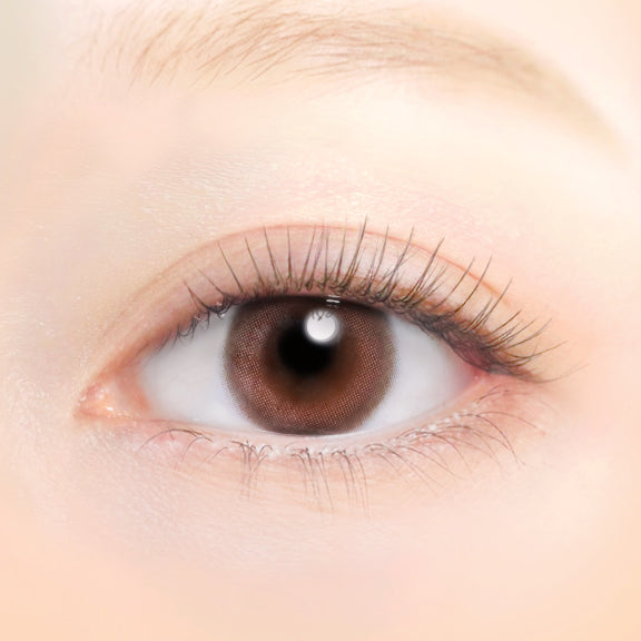 カラーコンタクトレンズ、EYEGENIC ピュアモア | 1monthを装用した状態の目のアップ画像