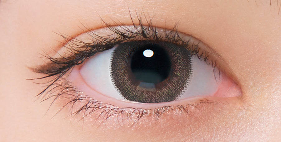 カラーコンタクトレンズ、Neo Sight シエルペールピンク | 1dayを装用した状態の目のアップ画像