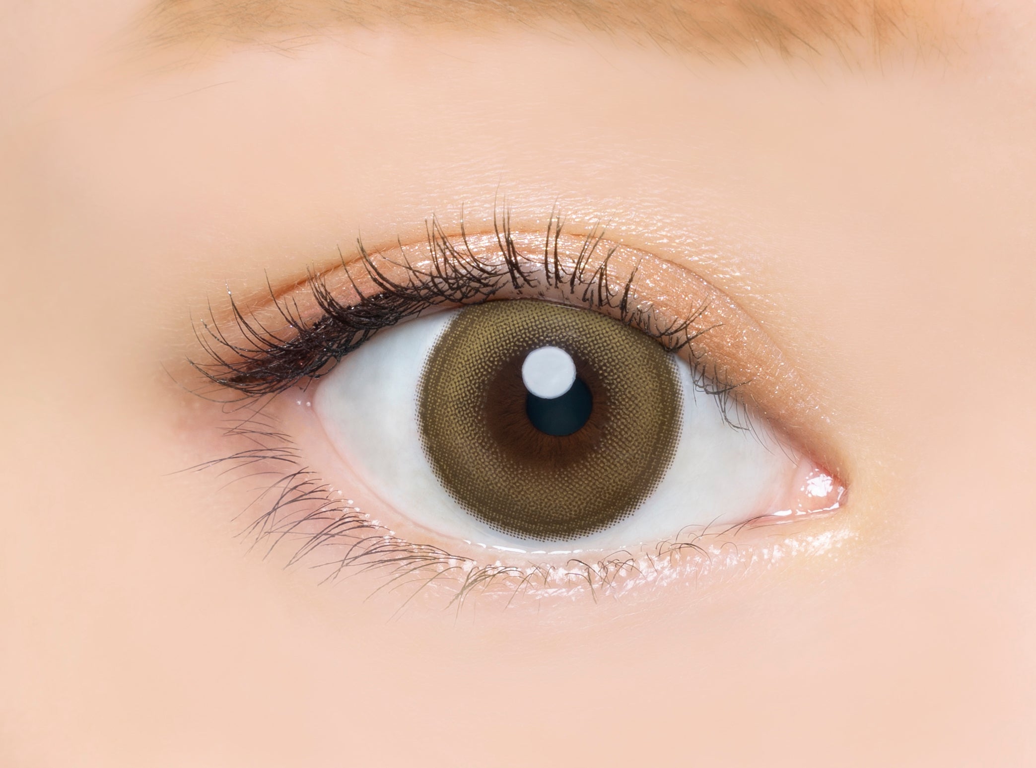 カラーコンタクトレンズ、Angelcolor レモンヘーゼル | 1dayを装用した状態の目のアップ画像